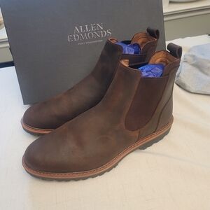 Allen Edmonds Brown Chelsea Boots (Grafton 10D)